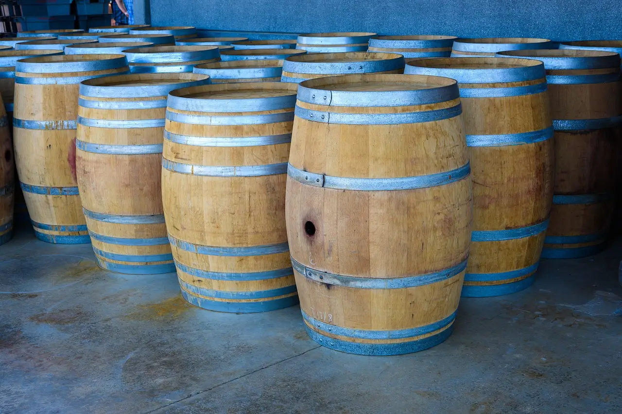 wine-barrels-4577542_1280